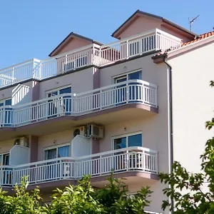 https://apartments-mladen-trogir.splithotels.org